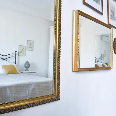 Apartment La Guglia : Hibiscus *