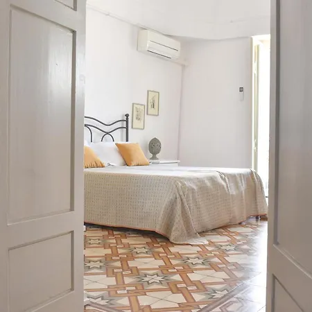 Apartment La Guglia : Hibiscus Ostuni