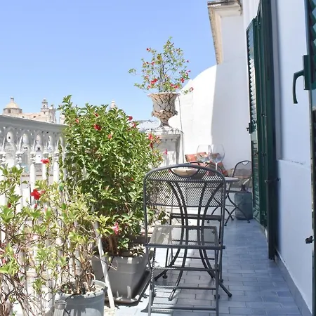 La Guglia : Hibiscus Ostuni