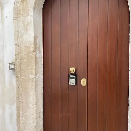 La Guglia : Hibiscus Apartment Ostuni